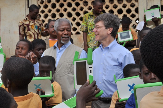 Kofi Annan promoting OLPC